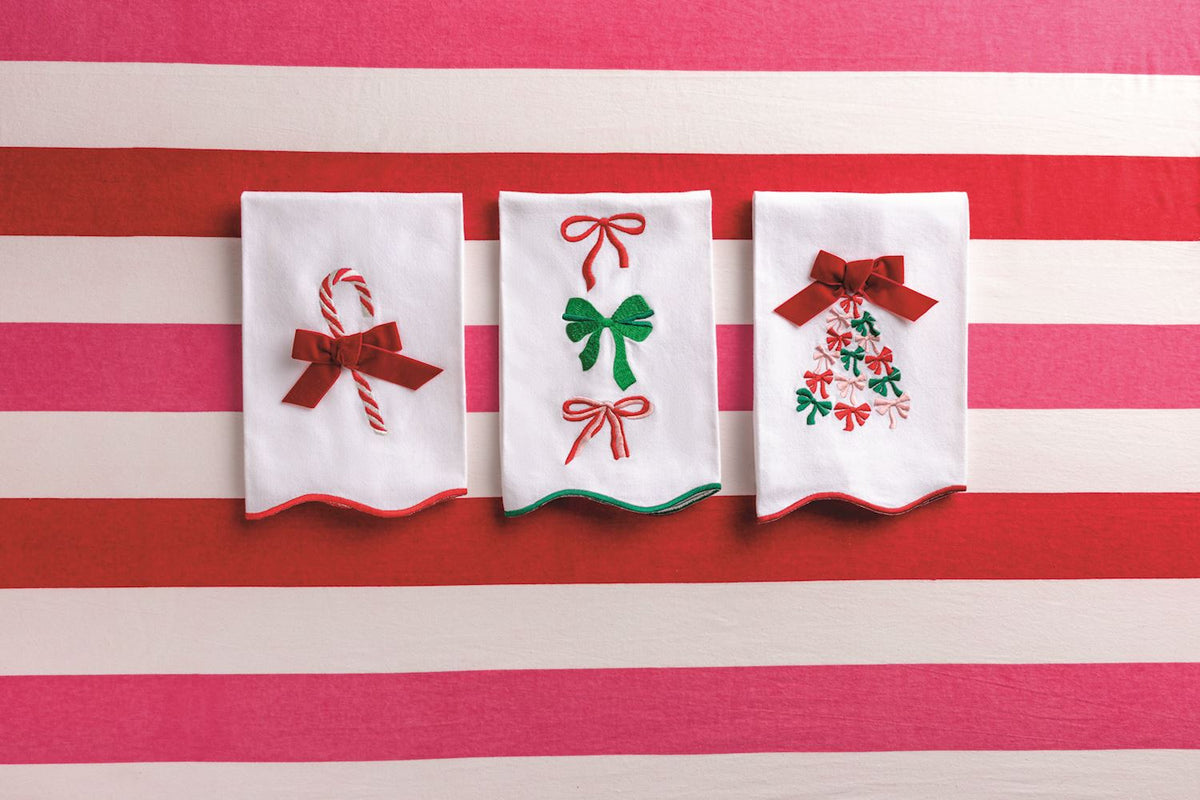 BOW TREE SCALLOP EMBROIDERED TOWEL